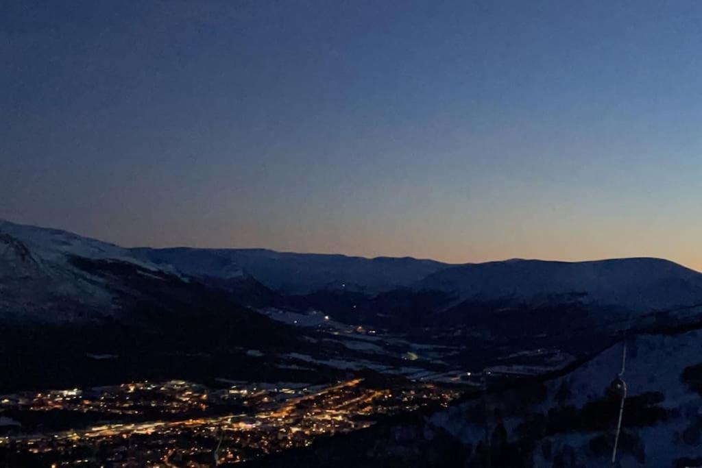 Koselig Leilighet , Med Parkering Og Ski In &Out. Appartement Oppdal Buitenkant foto